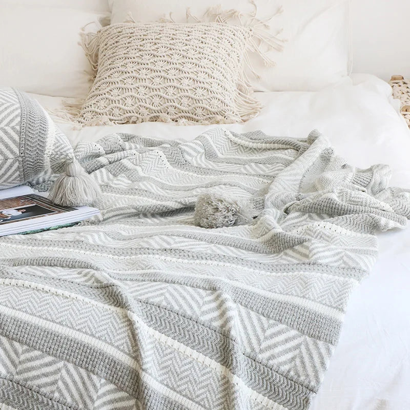 Soft Knitted 100% Cotton  Bohemia for Home  Decoration Warm  Pom Tassel Knitted Throw Blanket Hem