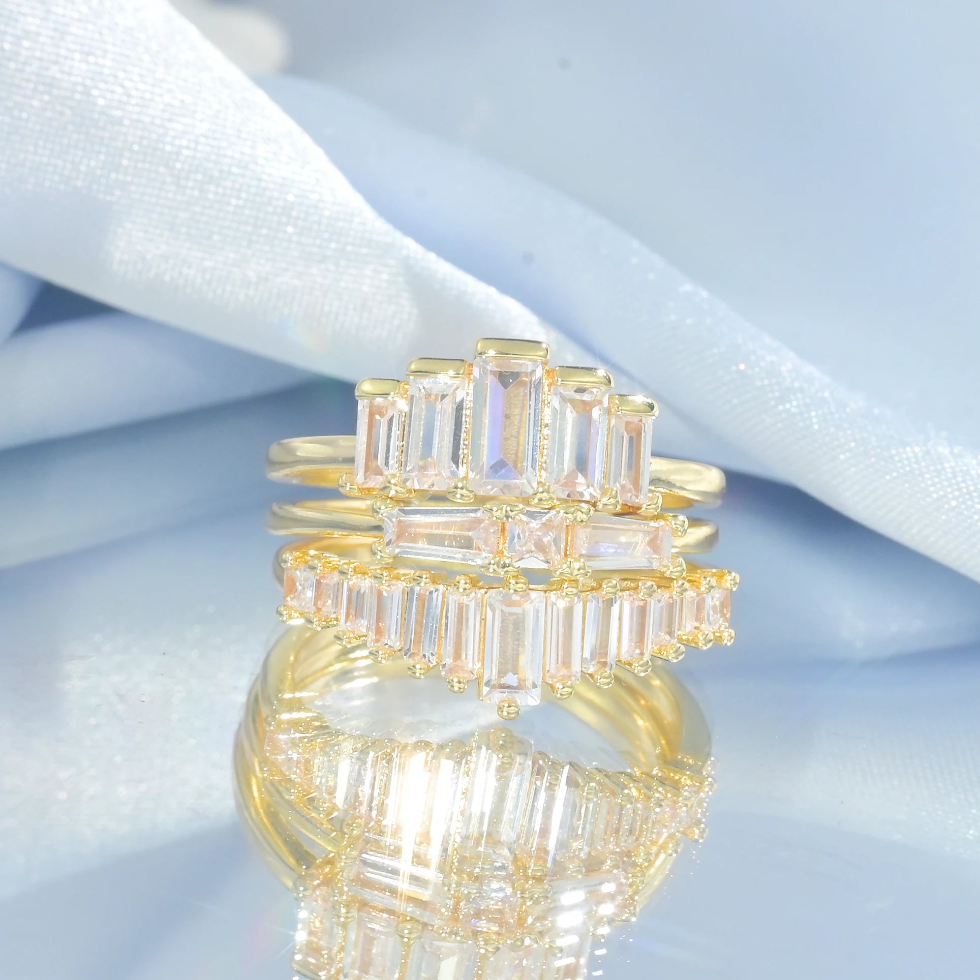Solid Gold Rings for Women Wholesale 10K 14K 18K With Radiant Cut and Emerald Stone