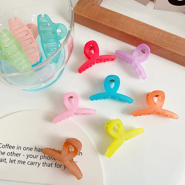 Wholesale 4CM Frosted Small Acrylic Grab Clip for Girls Colorful Shark Hair Claws Kids Hair Accessories