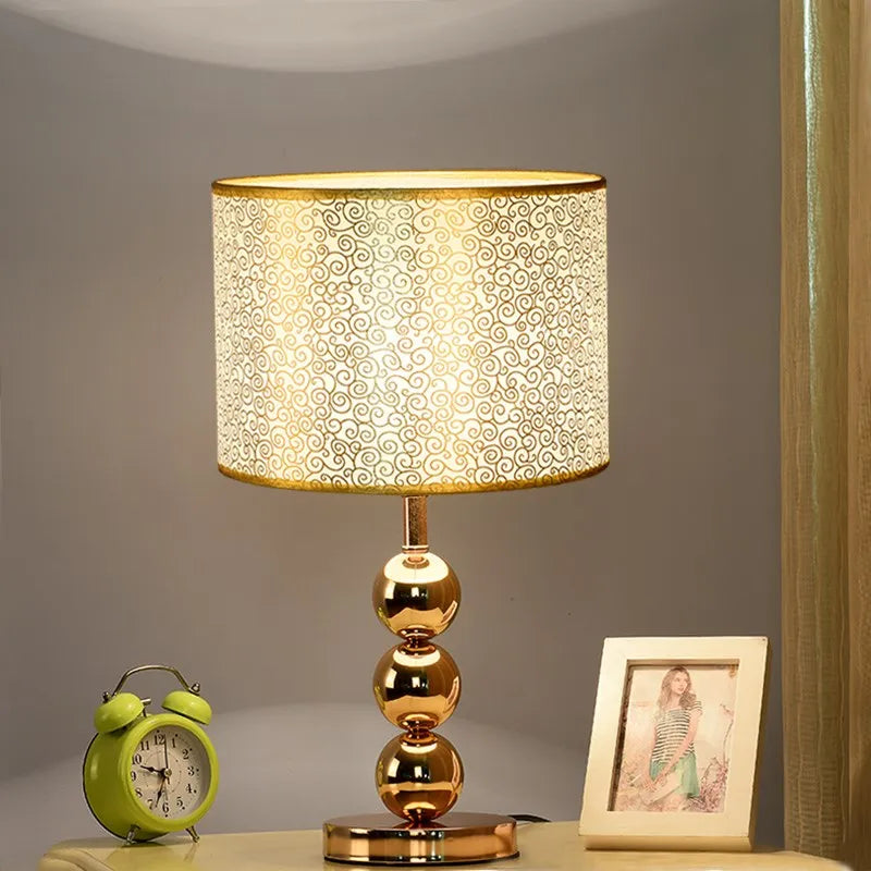 American Table Lustre Bedroom Table Light Bedside Lamp Dimmable Simple Modern Nordic Warm Bedside Lamp Crystal Home
