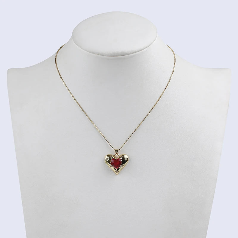 Luxury Heart Shaped Necklace for Women Hot Sale Vintage Style Pendant Chain for Wedding Party or Engagement Gift