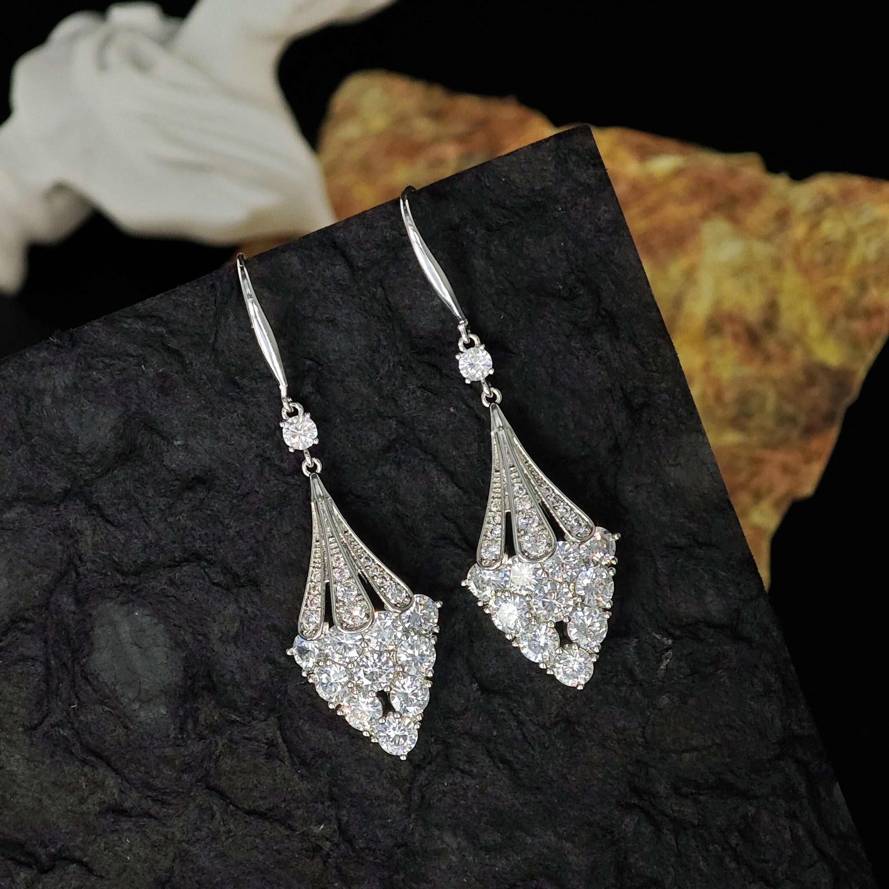 Ilona Fashionable Ladies Luxury Stud Earring Jewelry Copper 18K White Gold Plated Zircon Drop Earrings