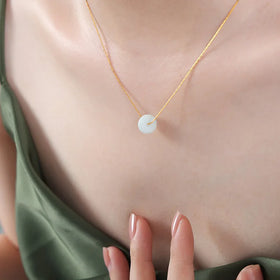 European and American Titanium Steel 18K Gold Plated Stainless Steel Gift Jewelry Mother Natural Stone Round Pendant Necklace