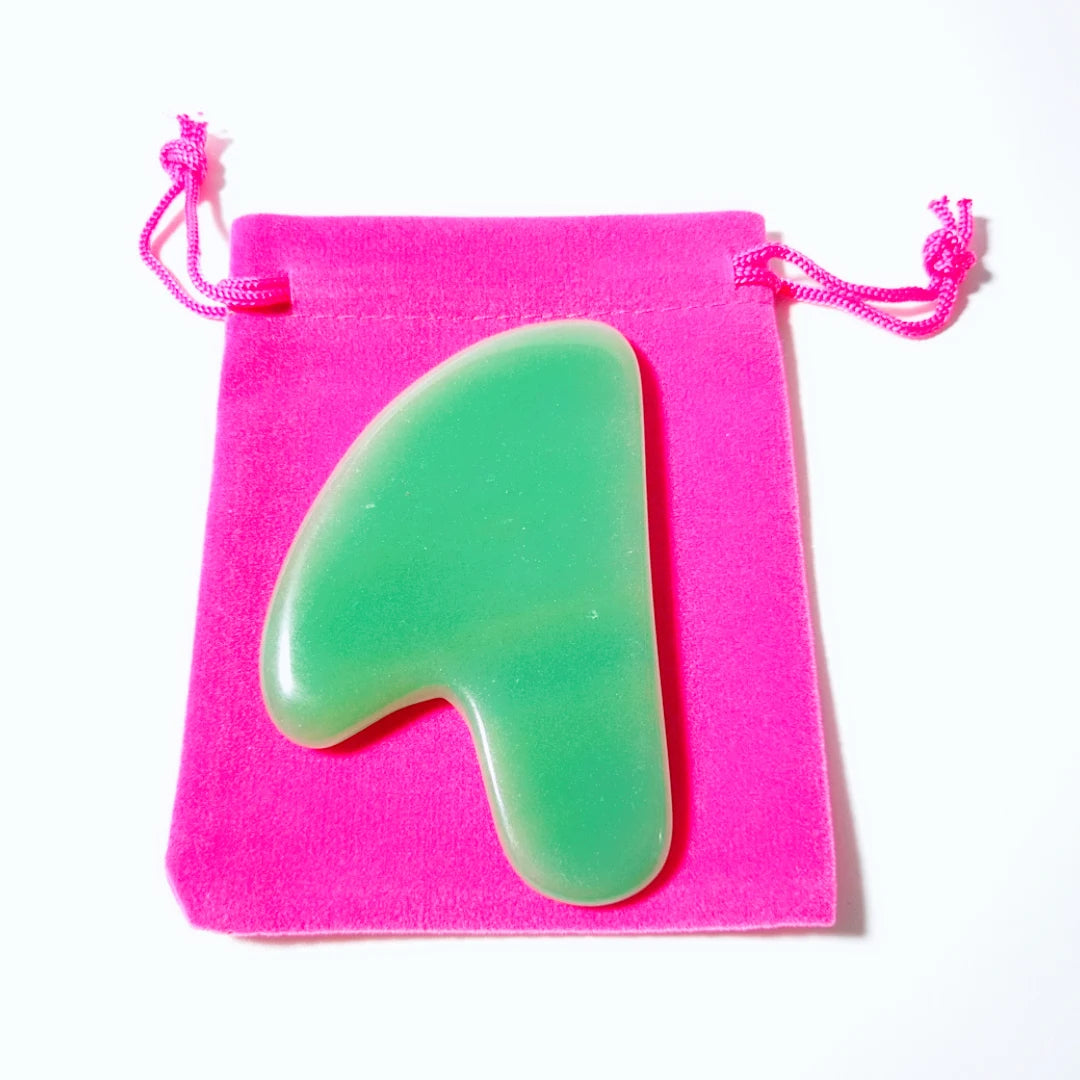 HY Cheap Price Green Aventurine Stone Gem Guasha Board in Heart Shape Green Stone for Healthy Body