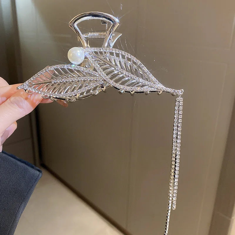 Elegant Women Hair Accessories Popular Large Leaf Shaped Alloy Metal Rhinestone Shinny Design Tassel Hair Claw Clip