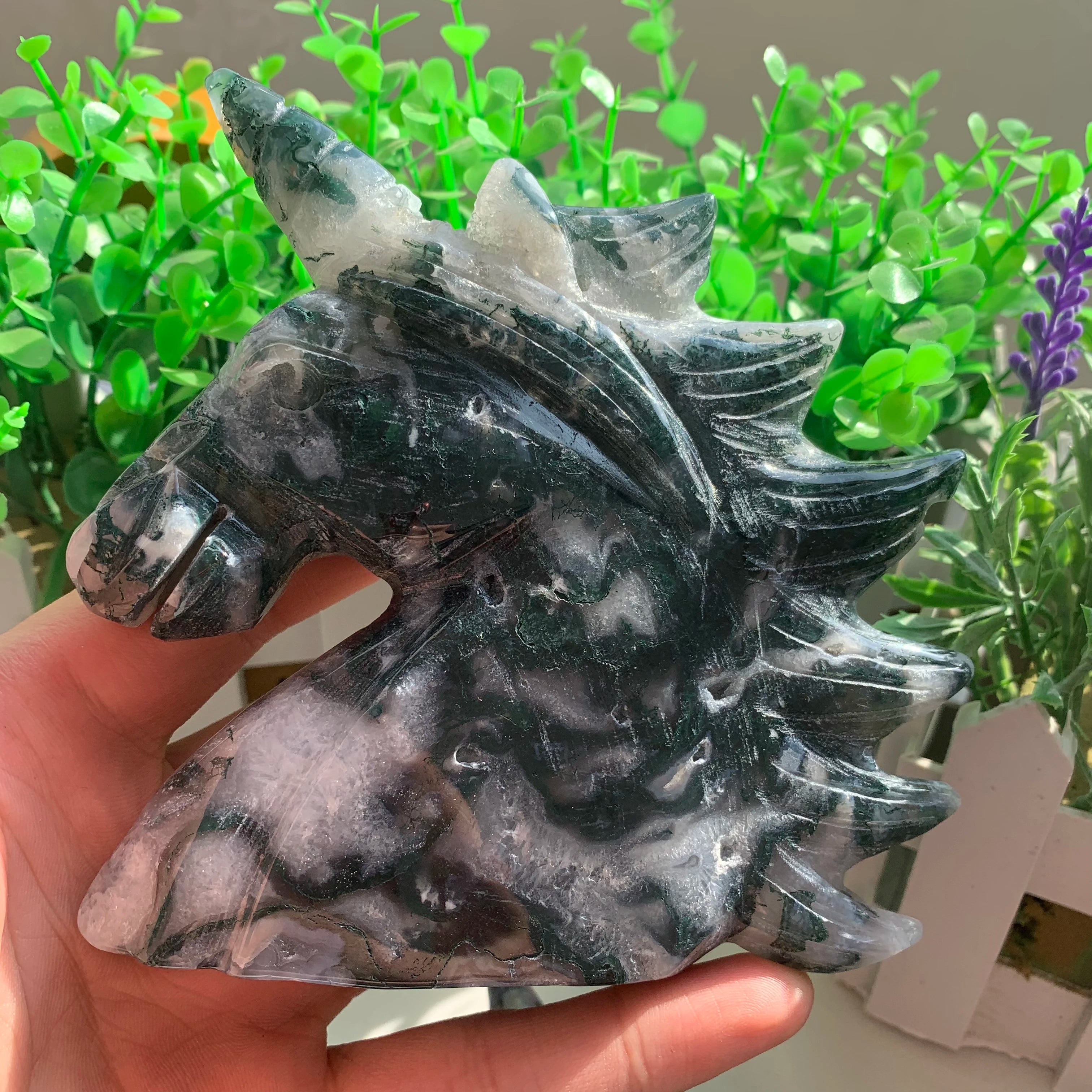 Wholesale Hand Carved Natural Moss Agate Unicorn Clear Healing Crystal Cluster Unicorn for Home Decoration