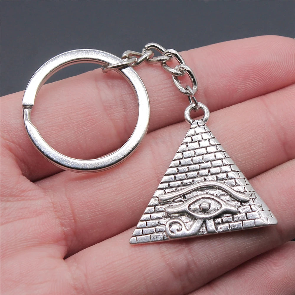 30x32mm Antique Silver Plated Antique Bronze Plated Metal Alloy Pyramid the Eye of Horus Key Chain Souvenirs Gift P1-ABD-C13390