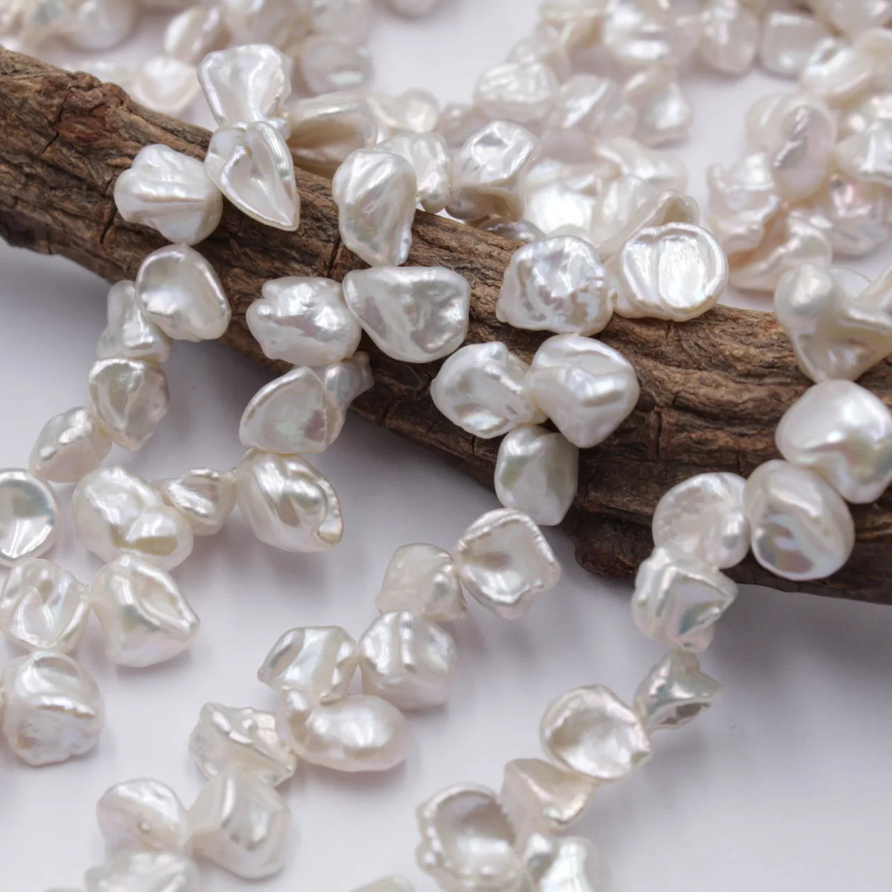 Natural Baroque Shaped White 8-9mm Petal Strong Light Beads Irregular Shape DIY Broken Silver Light Petal Look 8-9Mm White