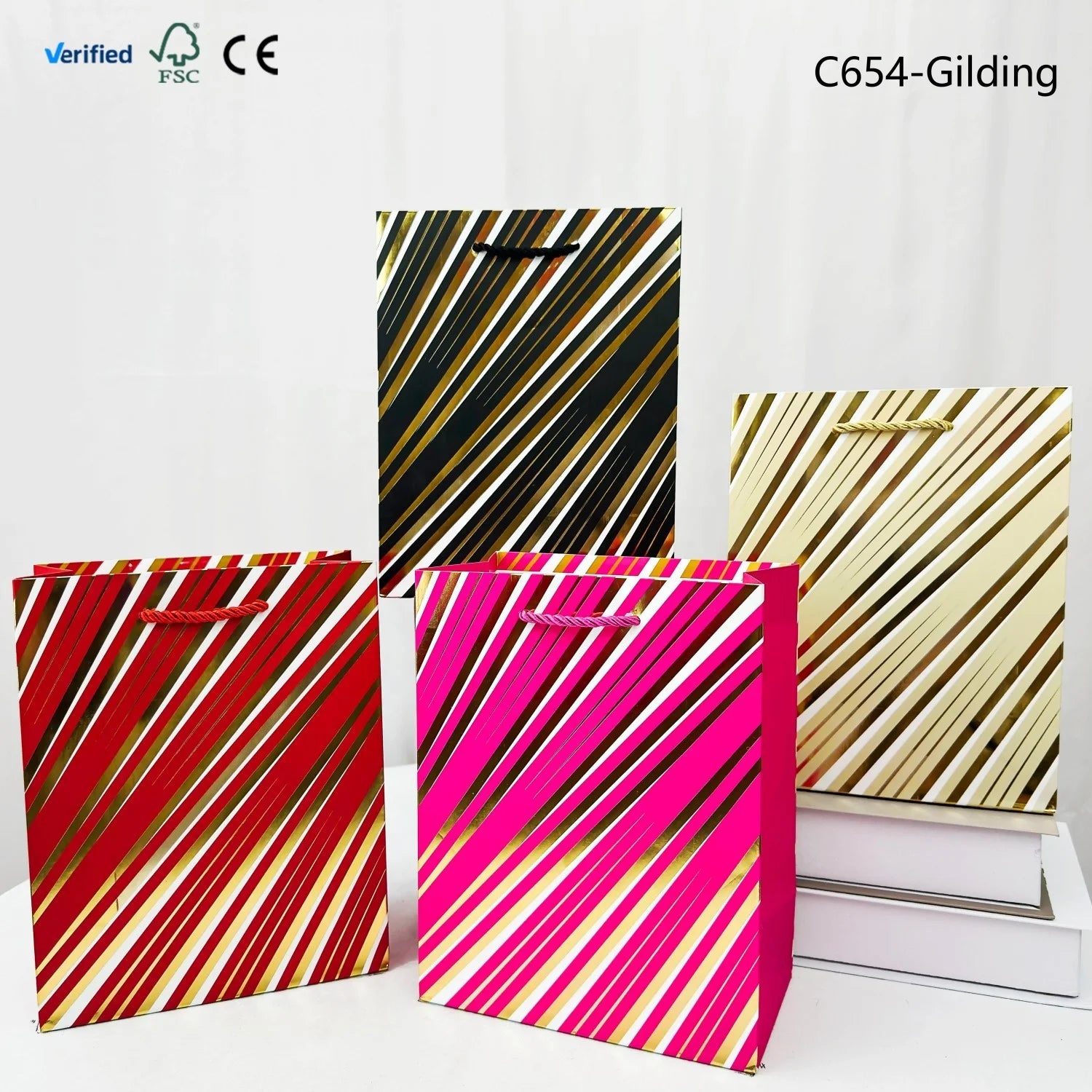 Trendy White Card Paper Gift Bags for Young Fashion Brands Wholesale Supplier Stylish Paper Bags Perfect Modern Retail Displays