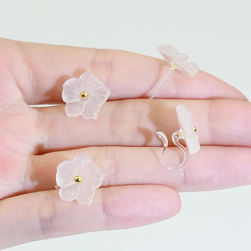 Wholesale Five Petal Crystal Flower Resin Stud Earrings for Women Trendy Non-Piercing Clip Featuring Pearl for Anniversary