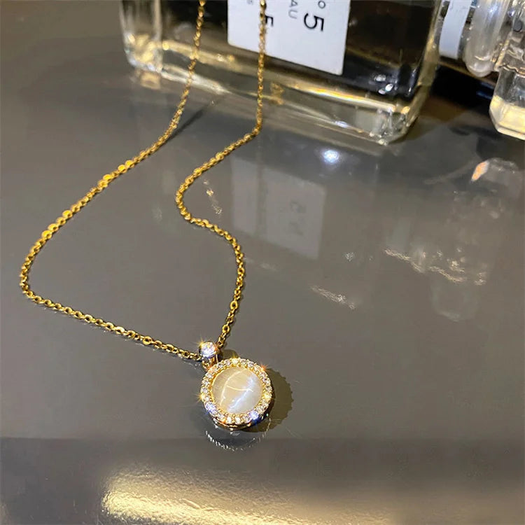 Wholesale Korean Bling Fashion Jewelry Necklace Women Rotatable Crystal Opals Pendant Necklace Charms