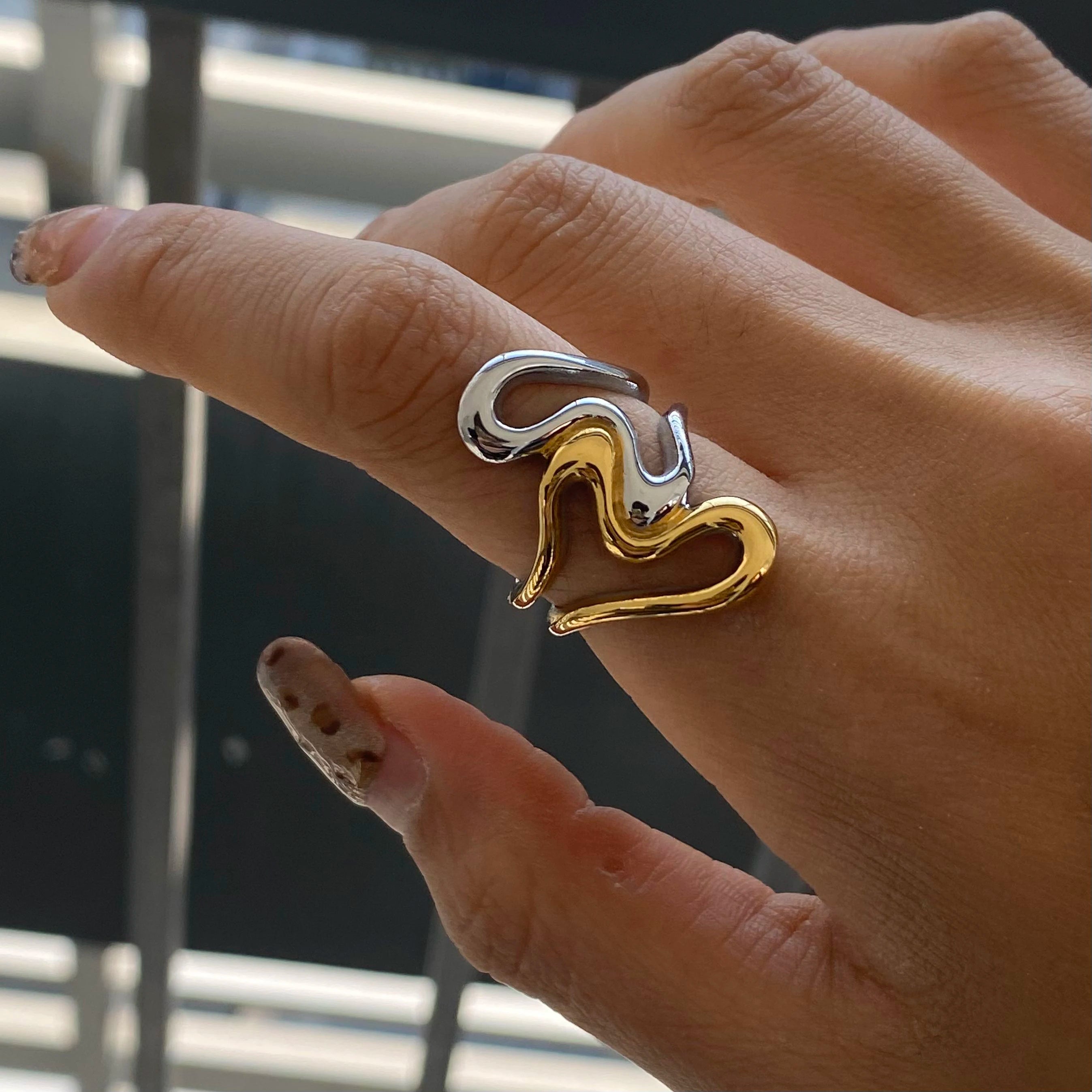 J&D Trendy Geometric Wide Stainless Steel Ring 18K Gold Color Ocean Shell Conch Waterproof Jewelry
