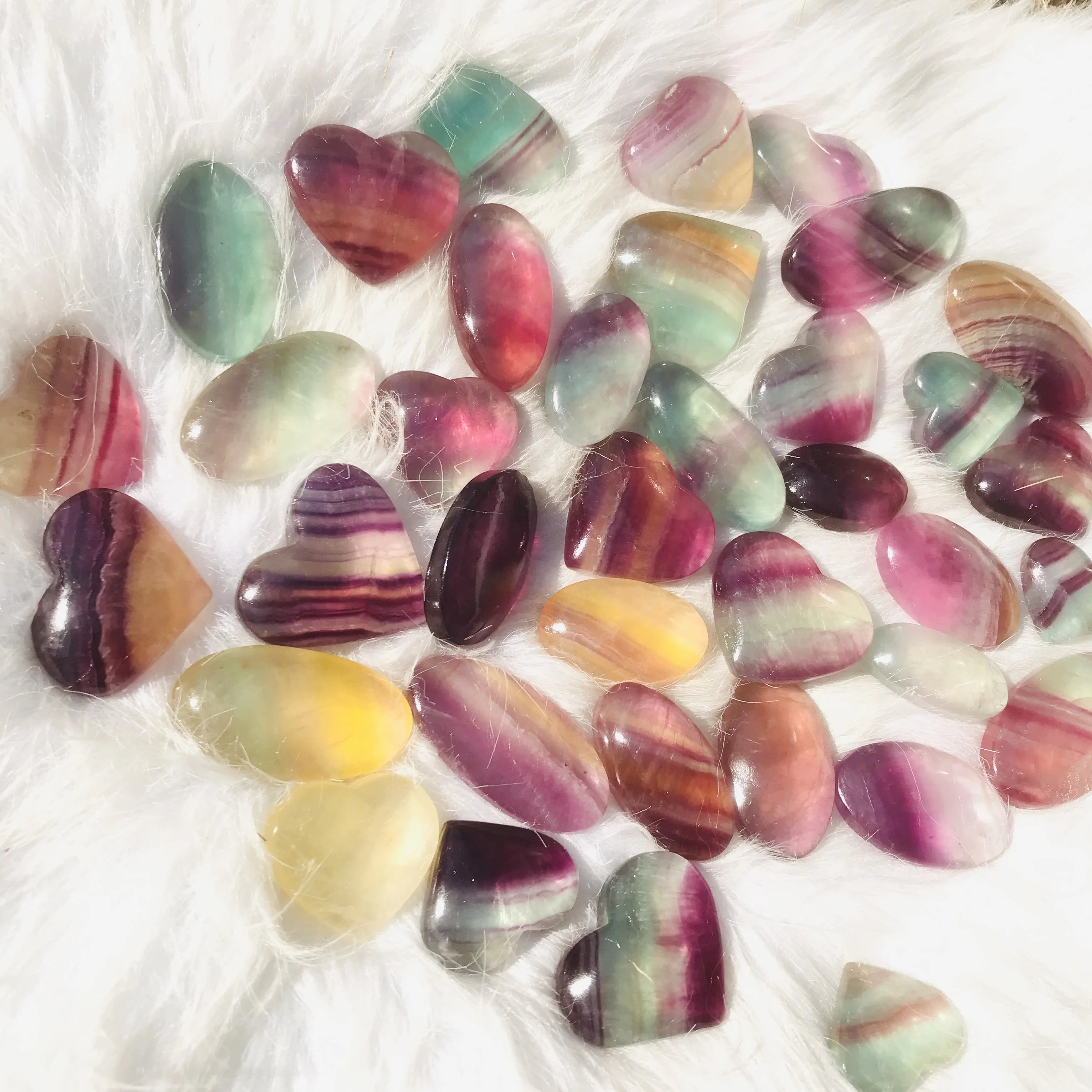 Wholesale High Quality Natural Rainbow Fluorite Healing Crystal  Tumbled Palm Stones Quartz Heart for Decoration