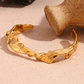 Irregular Hammered Cuff Bangle Spring 2024 Fashion Gold Plated Waterproof Stainless Steel Jewelry