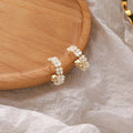New Trendy Korean Circle Shell Flower Hoop Earrings Flower Stud Earrings Minimalist Flower Earrings for Women