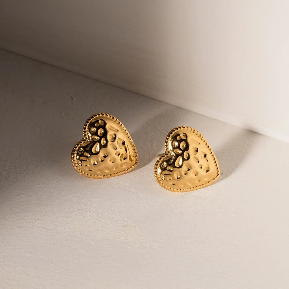 Stainless Steel Dainty Heart Shape Stud Earrings love Style 18k Gold Earrings for Women