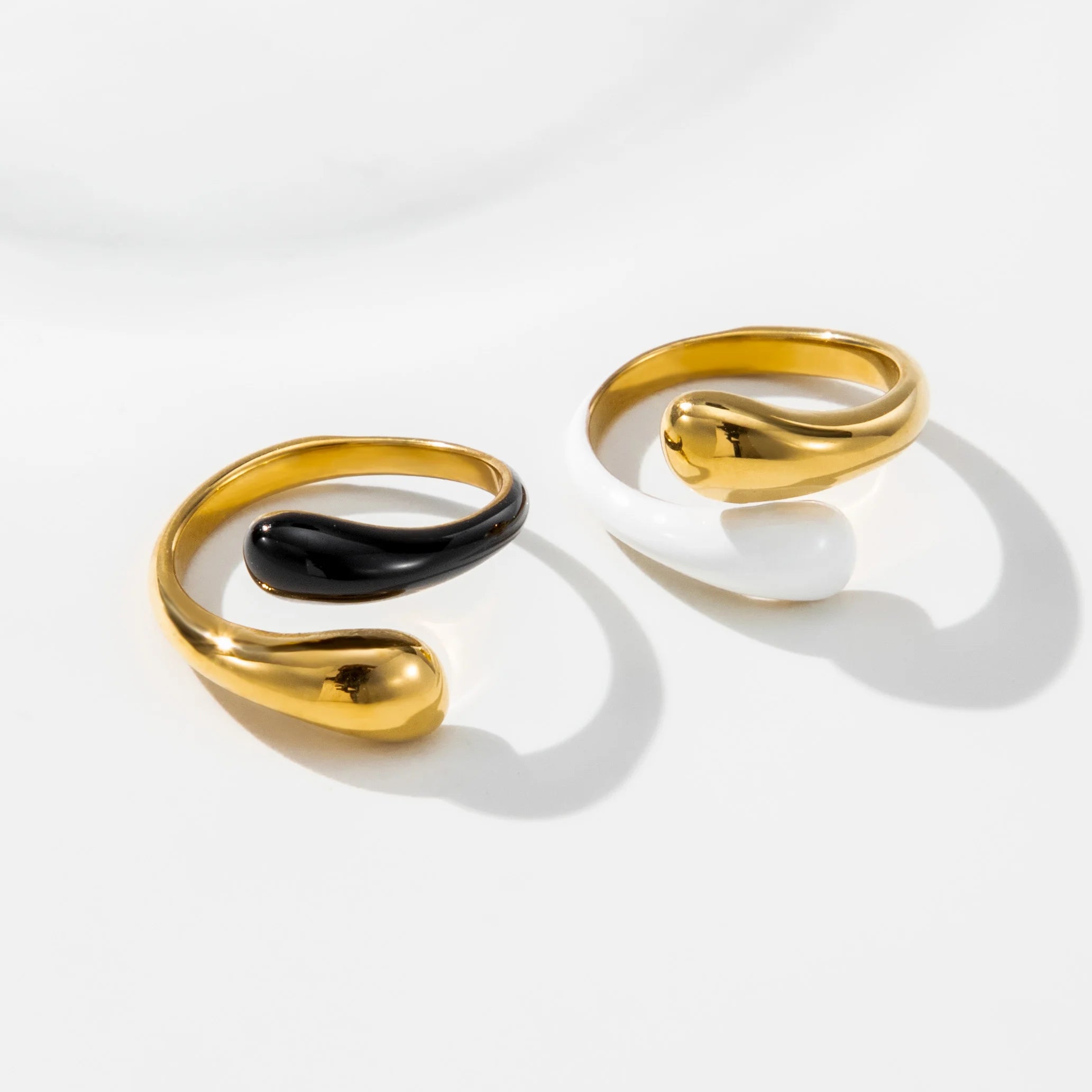 YF2809 High End Waterproof 18K PVD Gold Plated Black White Enamel Hug Open Rings Stainless Steel Jewelry Women Gift