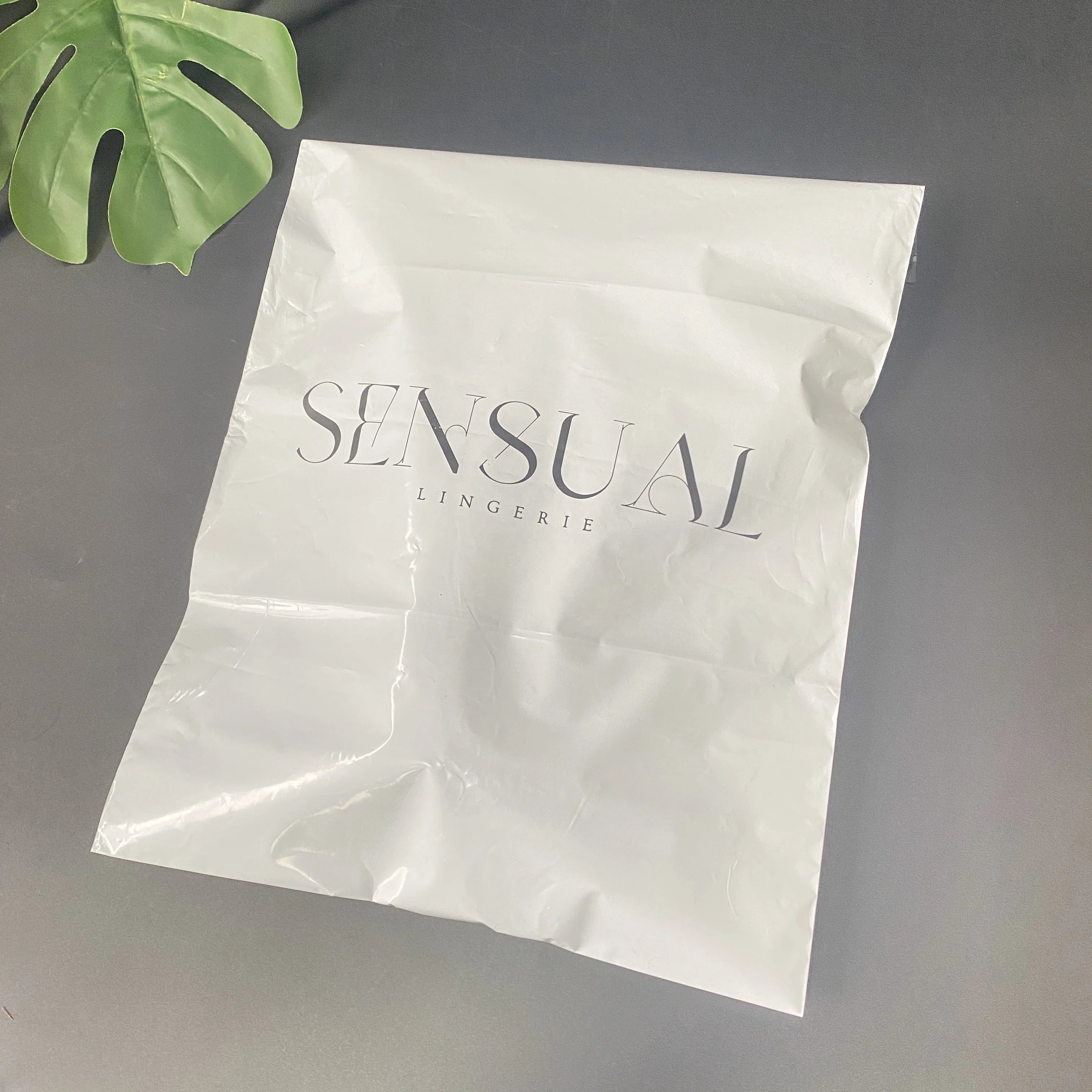 Poly Mailer Envelope Shipping Supplies Packaging Plastic Mailer Packaging Bags Garment Parcel Bags Business Courier Bags