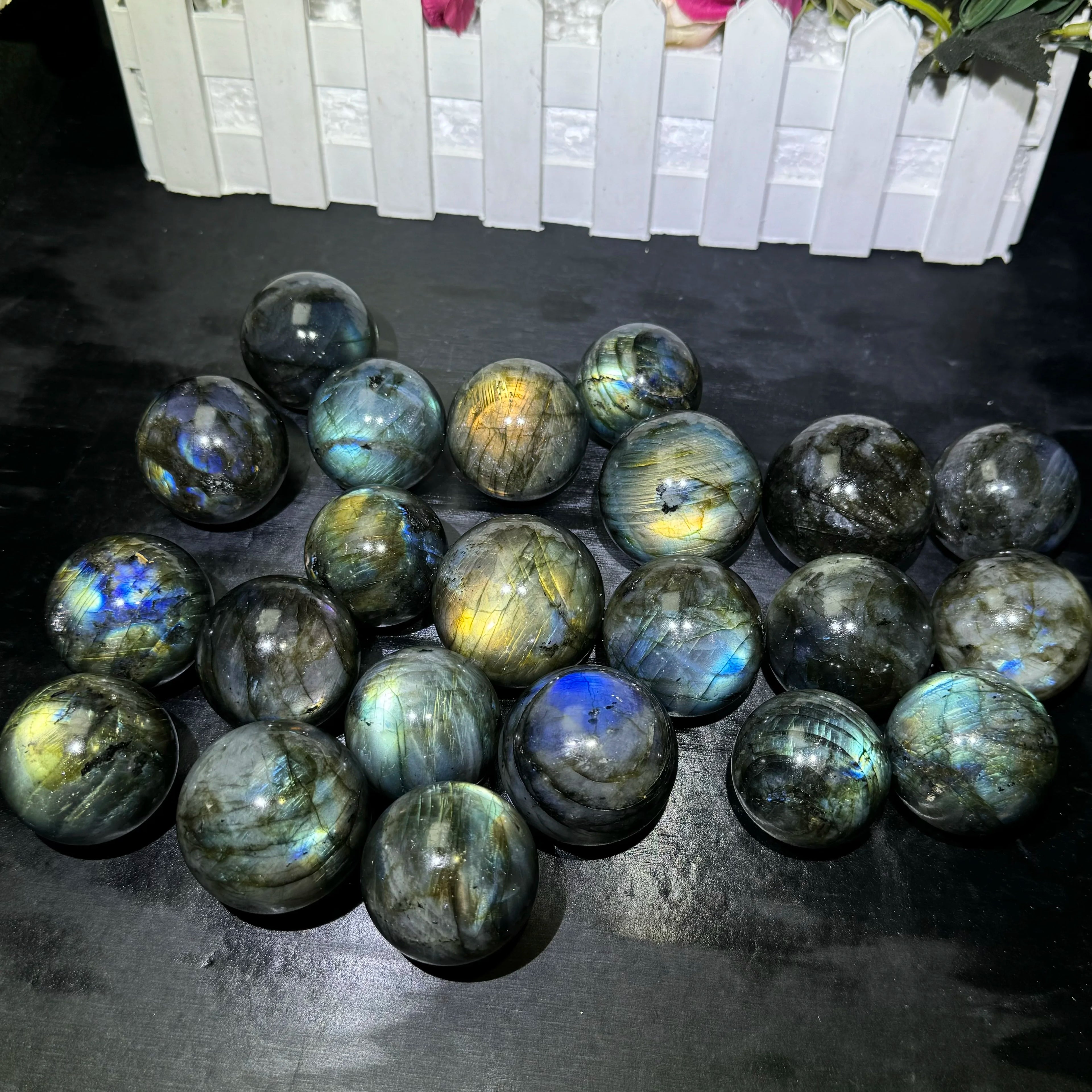 Natural Wholesale Price  Healing Stone Crystal Ball Nice Flash Labradorite Small Sphere  for Healing