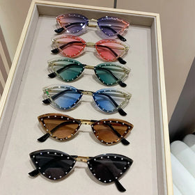 Lmamba 50330 Luxury Crystal Diamond Cat Eye Sunglasses Women Brand Designer Matte Black Pink Frame Bling Bling Sun Glasses 2024