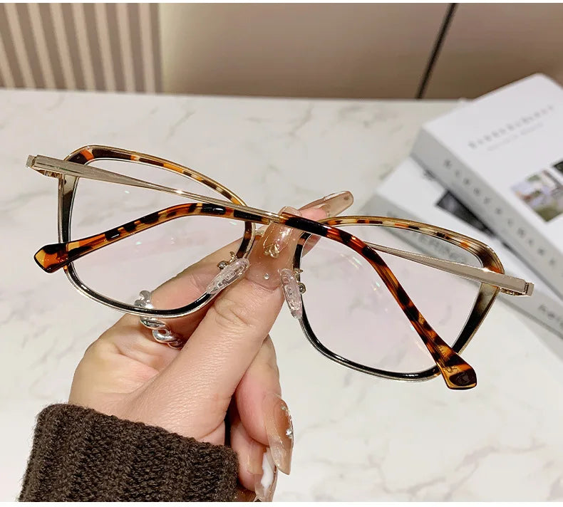 Premium Blue Light Blocking Photochromic Glasses Fashion Non-Prescription Eyewear Frames Customizable Logo