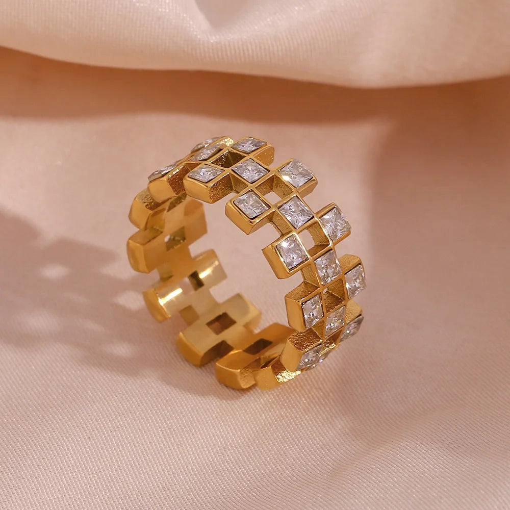 Dreamshow Trending Hollow Out Chessboard Zircon Rings 18k Gold Plated Stainless Steel Rings Jewelry Women