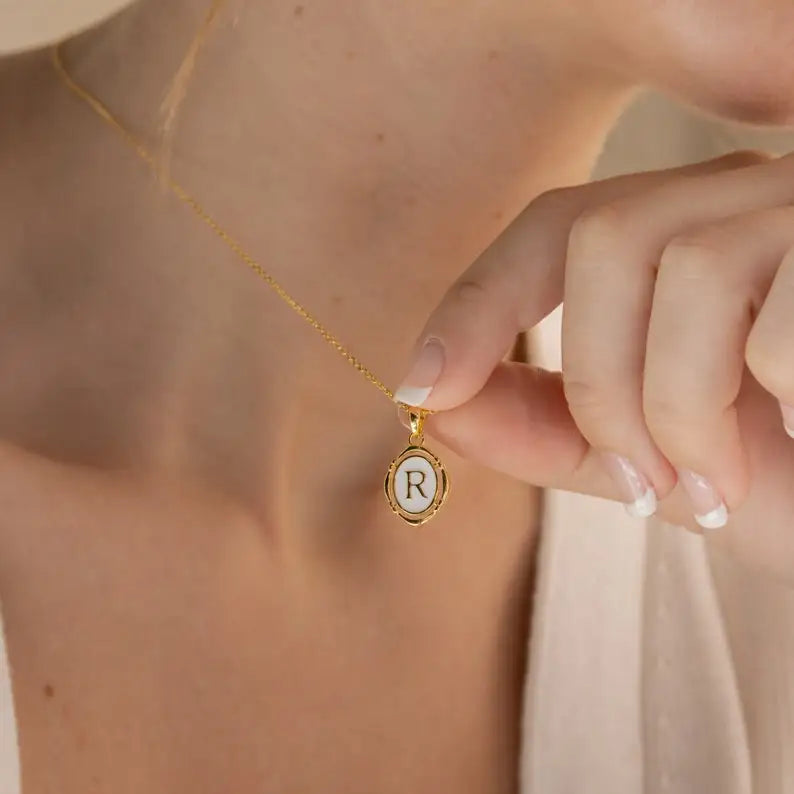 2022 New Stainless Steel 18K Gold Plated Initial Letter Necklace Gold Chain 26 Drop Oil Oval Pendant Necklace