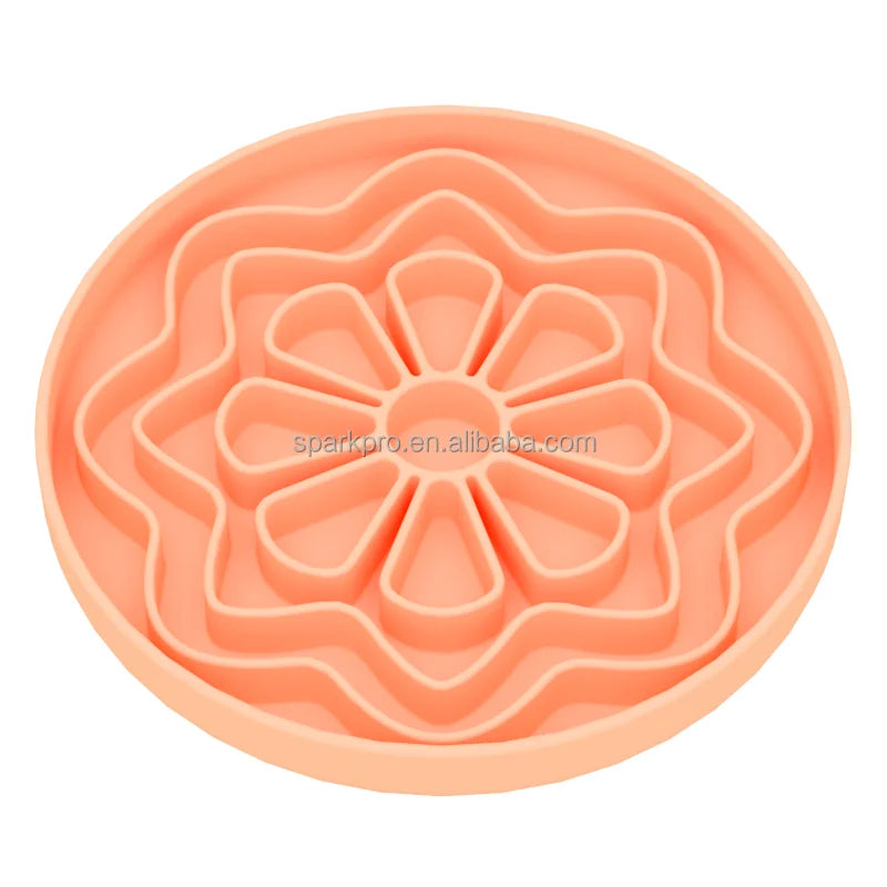 New Design Pet Slow Feeding Food Bowl Flower Shape Bpa Free Personalized Slow Feeder Silicone Dog Bowl