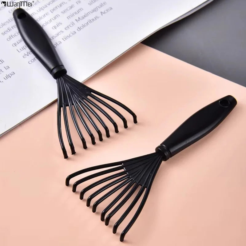 Wanmei Mini Salon Portable Clean Brush Mini Plastic Brush Quickly Large Curved Clean Comb Cleaner