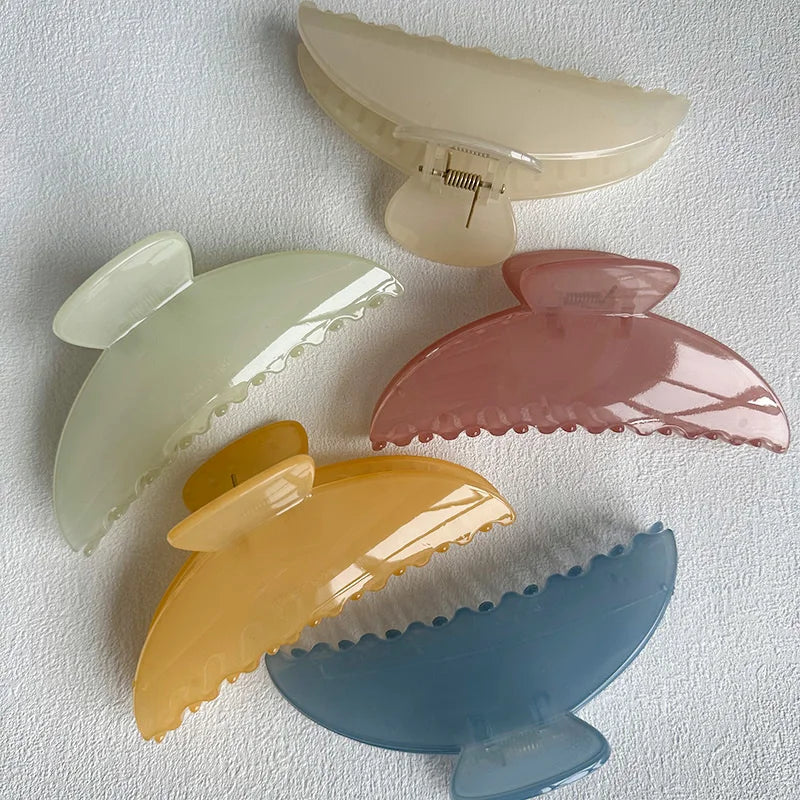 Large 13cm Resin Shark Hairpin Cute Plastic Hair Accessories Jelly Grip High Touch Delicate Clip for Spring/Summer Hair Claws