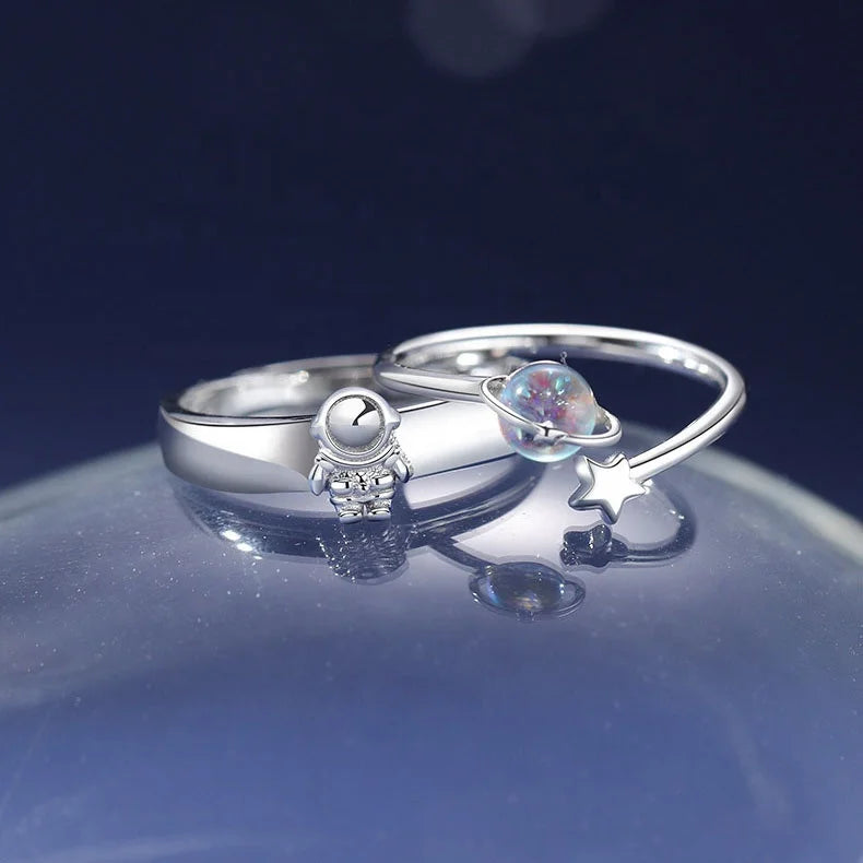New Fashion Creative Spaceman Star Ring Personality Open Adjustable Crystal Ring Astronaut Couple Rings for Gift