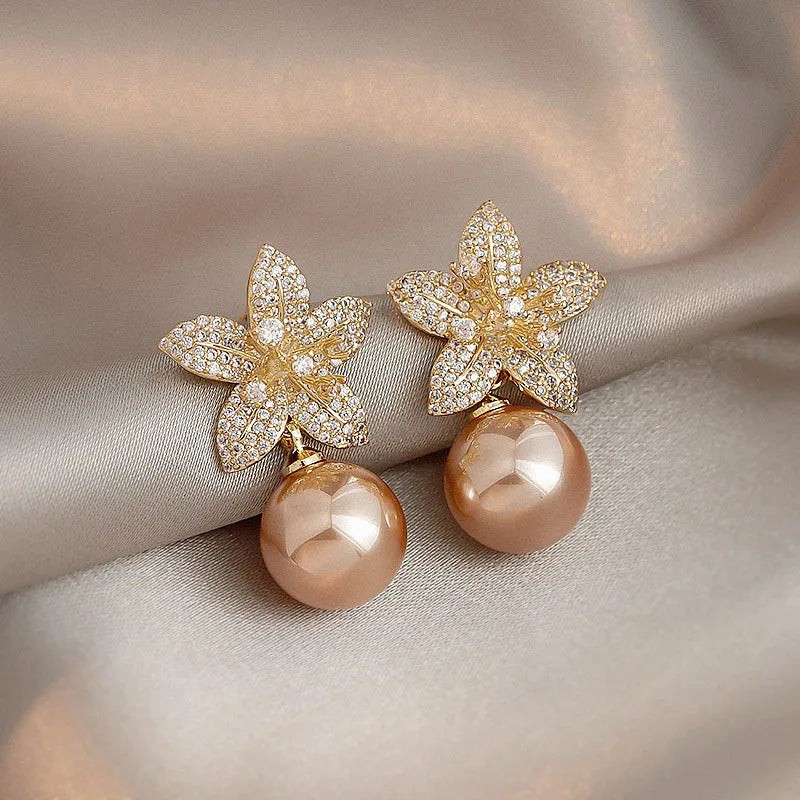 Fashion Exquisite Elegant Vintage Flower Earrings Design Sense Three-dimensional Flower Pearl Earrings for Woman