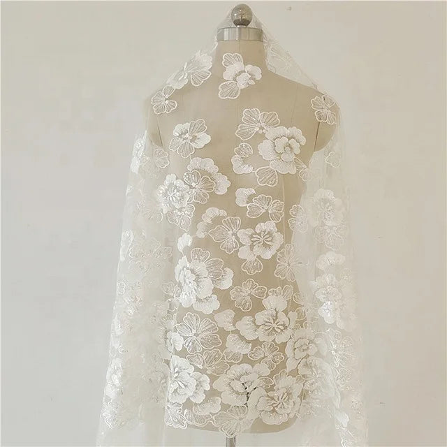 Elegant Guipure Lace Mesh White Embroidery Flower Lace Fabric for Bridal Evening Dress