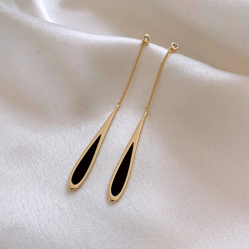 Hot Selling Light Luxury Black Drop Earrings Temperament Fringe Earrings Silver Pin Earrings for Women