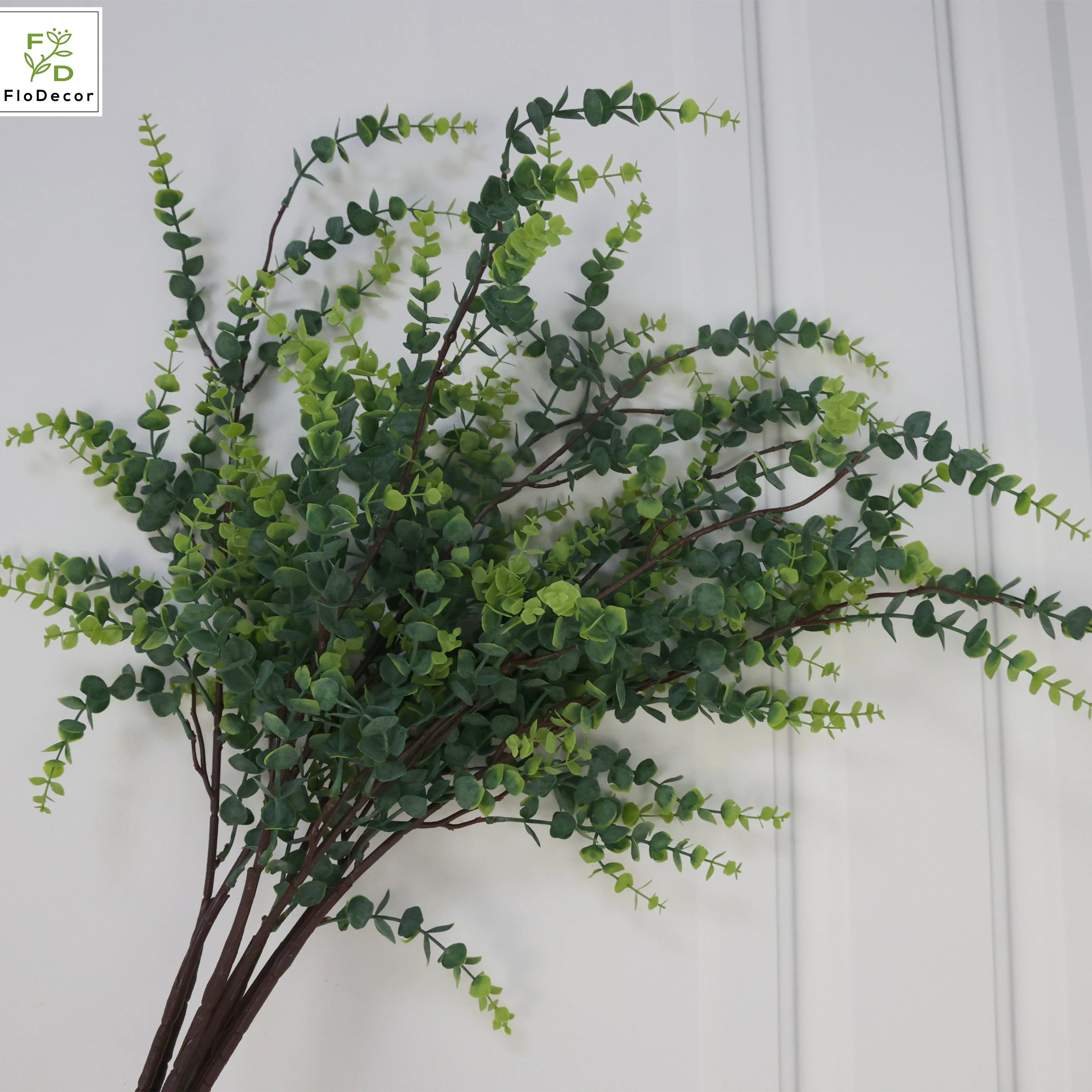 Wholesale Artificial Eucalyptus Money Leaves Branch Plastic Leaf Stems for Wedding Home Party Table Decorative Flowers
