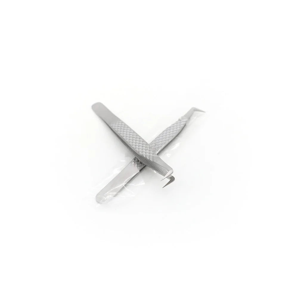 Black & White Diamond Grip Eyelash Tweezers Custom Sustainable Stainless Steel Slanted Fiber Tip Heart Engraved Lash Tweezers