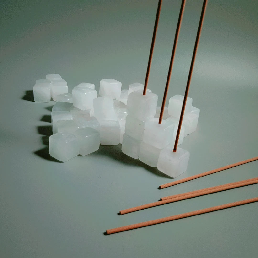Huiying Hot Sale Jade Clear Quartz Cube Shape Incense Holder