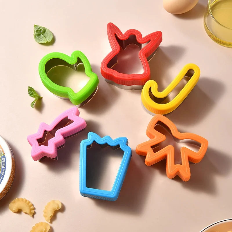 YJ Wonderfulife DIY Baking Tools Set of 6 Pcs Stainless Steel Christmas Cookie Cutter Set Mould Mousse Ring