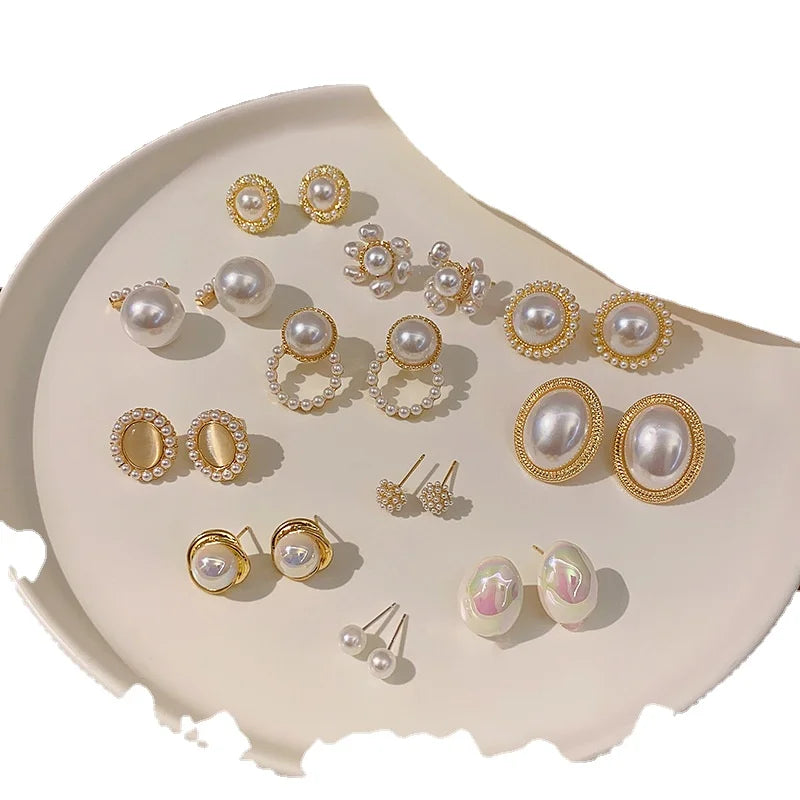 S925 Silver Needle Light Luxury Pearl Earrings French Elegant Retro Bridal Temperament Pearl Rhinestone Stud Earring