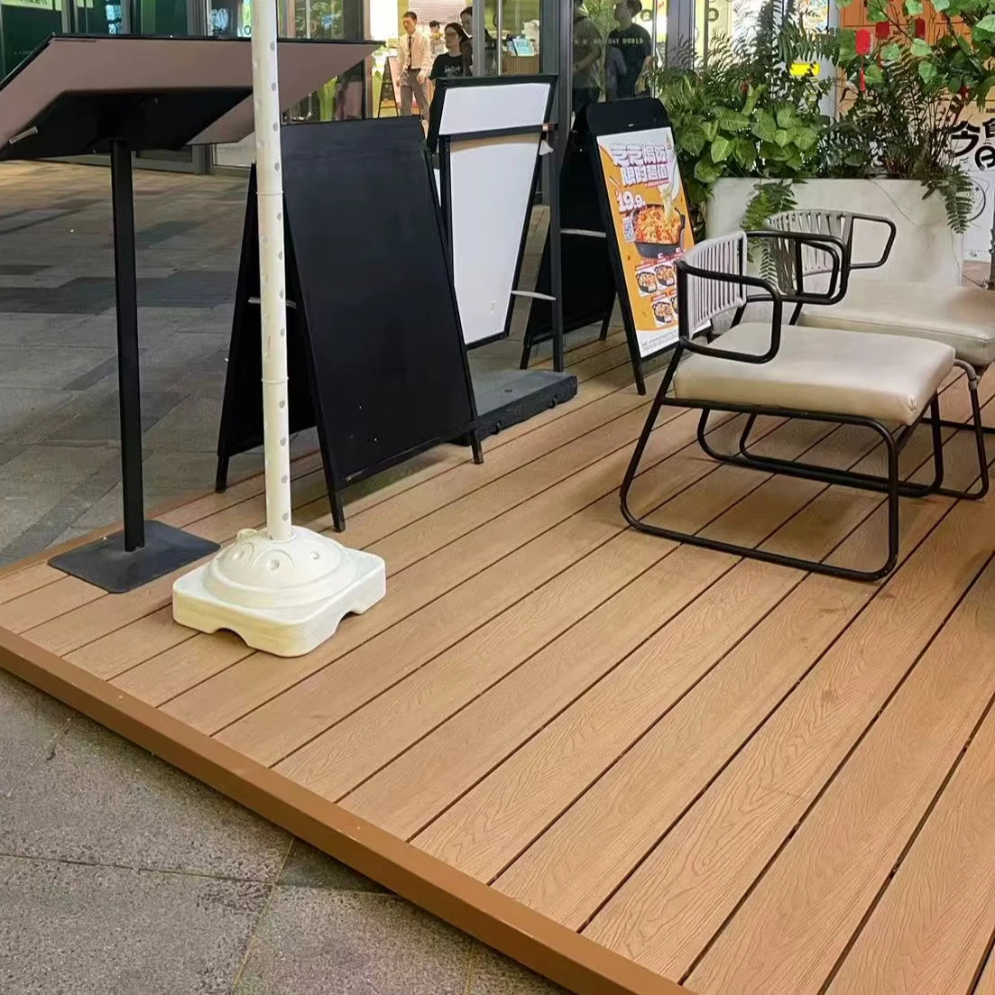 Made China Outdoor WPC Co-extruded Eco-Friendly Interlocking Waterproof Smooth Anti-Slip Decking Tiles Composite Flooring Patio