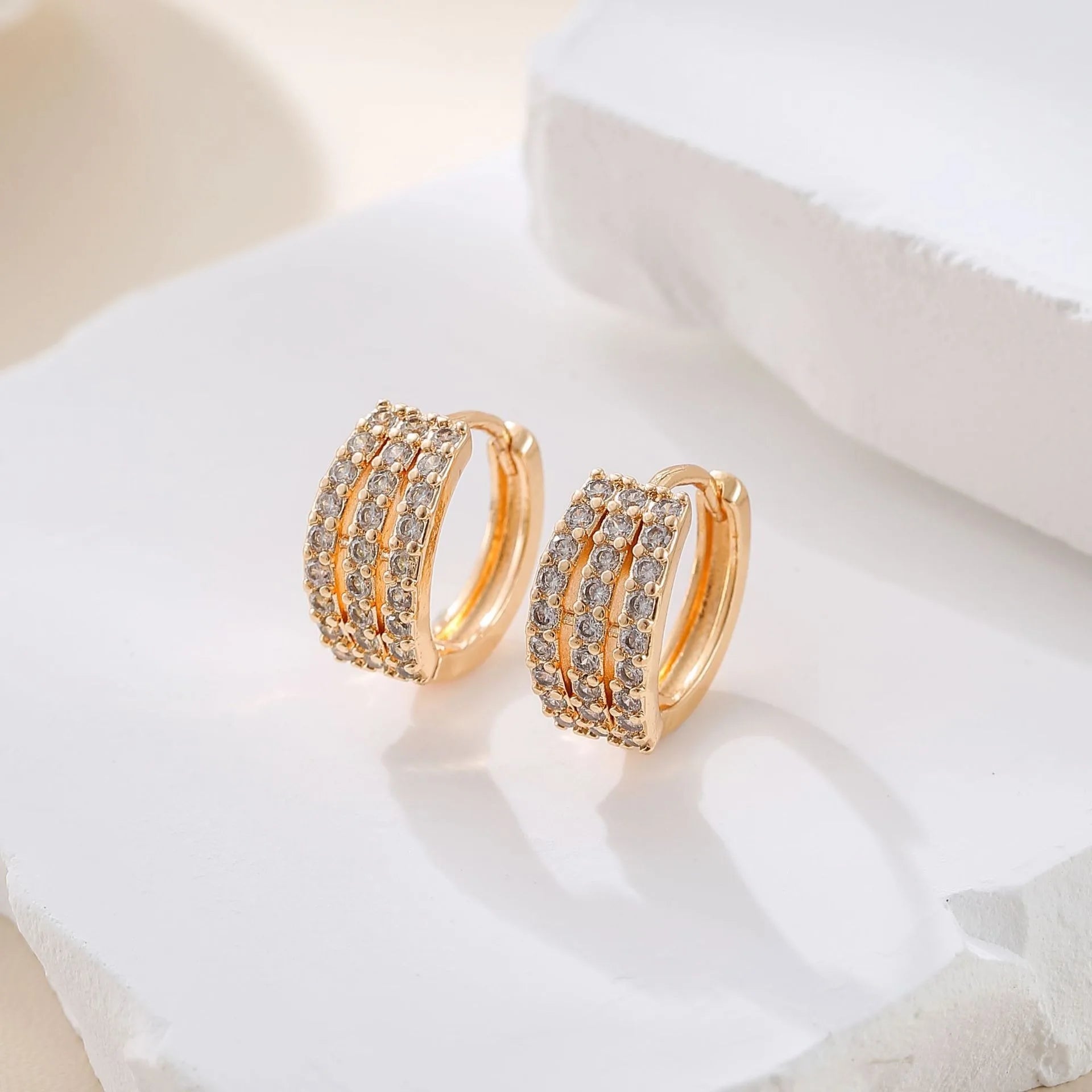 High-End Luxury Circle Copper Micro Full Zircon Hoop Earrings Unique Vintage Design Ear Hook Stylish Trendy Fashion Studs
