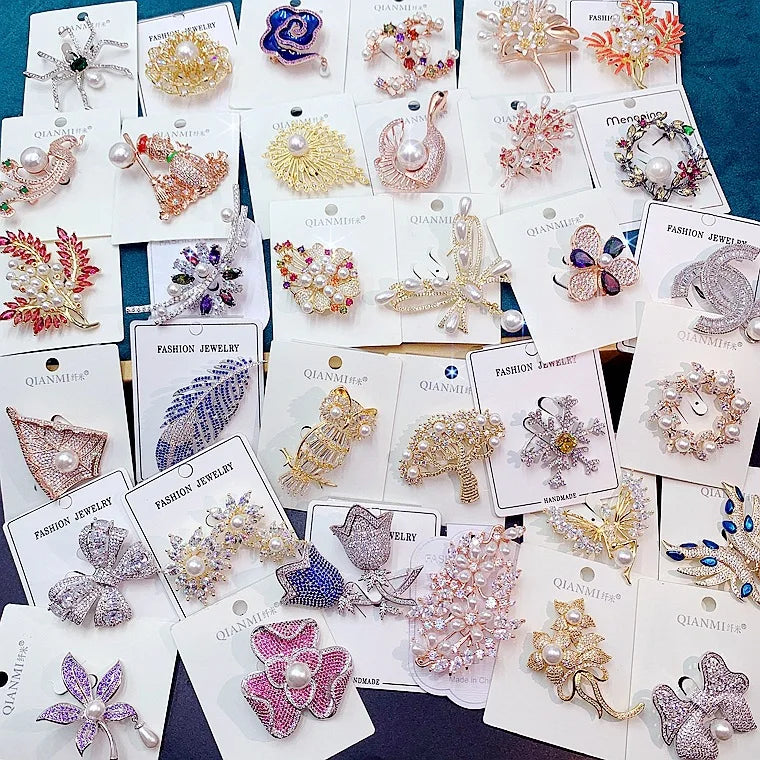 Zircon Gold Plated Brooch Mixed Batch Korean Fashion Silk Scarf Buckle Color Zirconium Animal Pearl Brooch