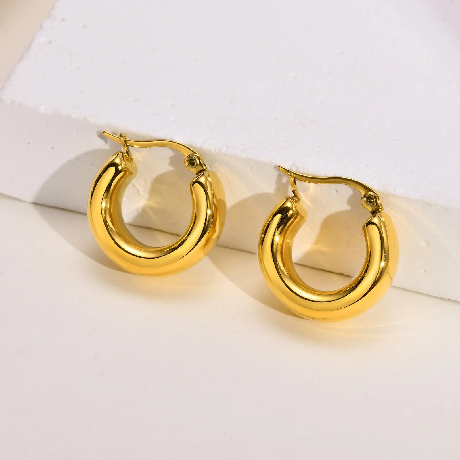 HOVANCI 18K Gold Plated Shiny Hollow C Chunky Hoop Earring Ear Piercing Jewelry Stainless Steel Hoop Earring for Women
