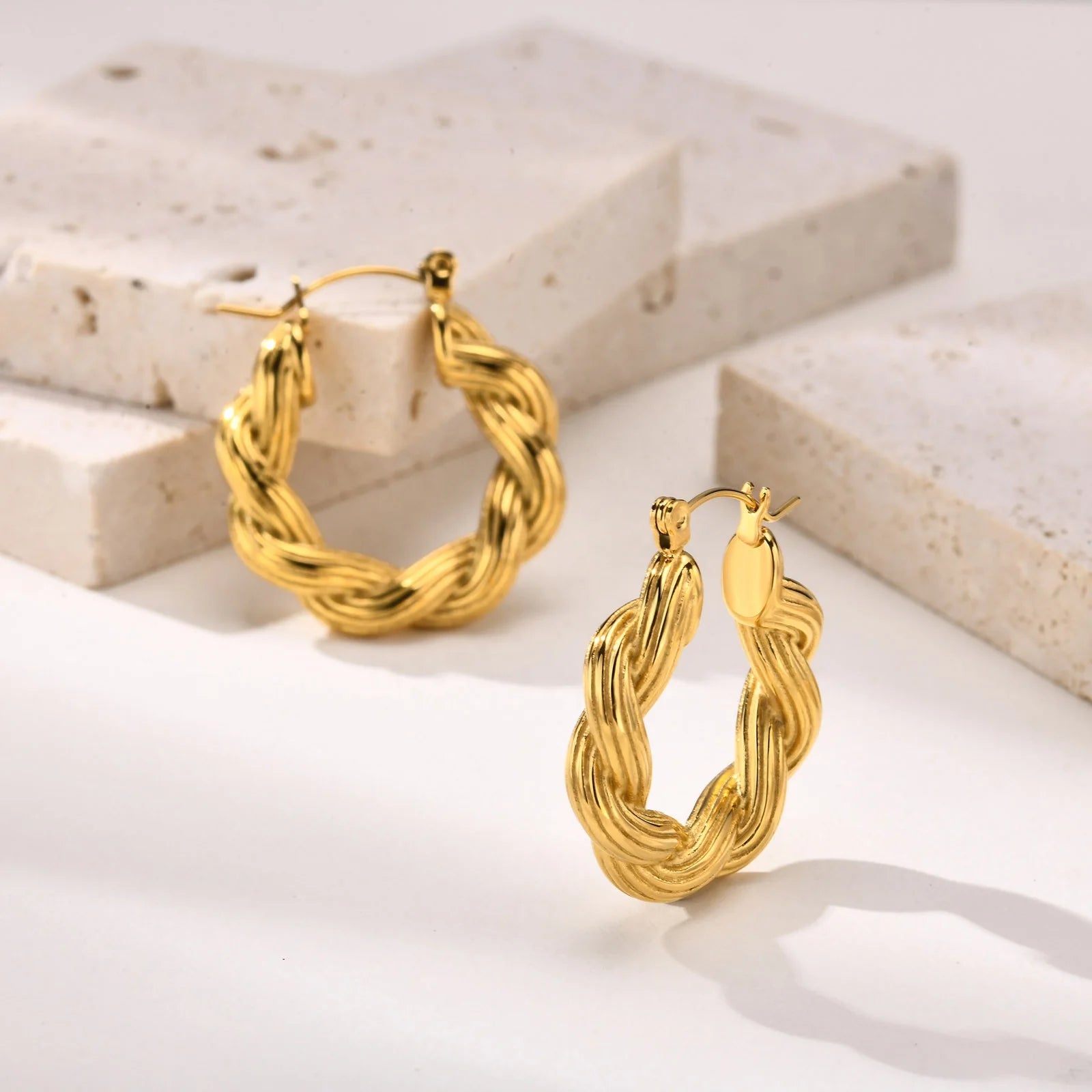 Wholesale Not Fade Water Proof Fashion Jewelry 18K Gold Plated Stainless Steel Earrings Chunky Twisted Rope Hoop Earrings Women