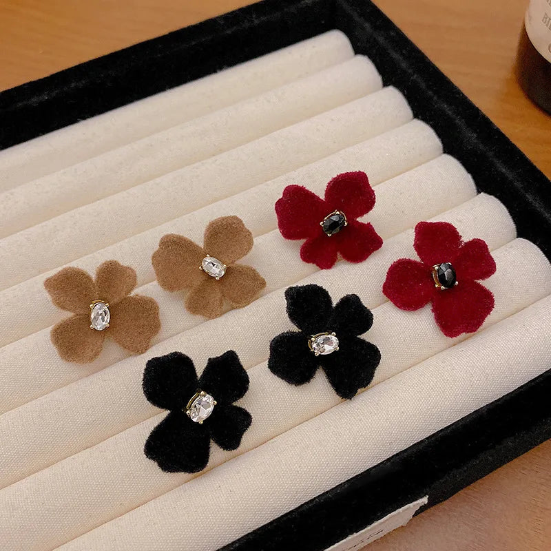 2024 New Trendy Flocking Flower Earrings Zircon Ladies Earrings Jewelry Women Sweet Flower Earrings