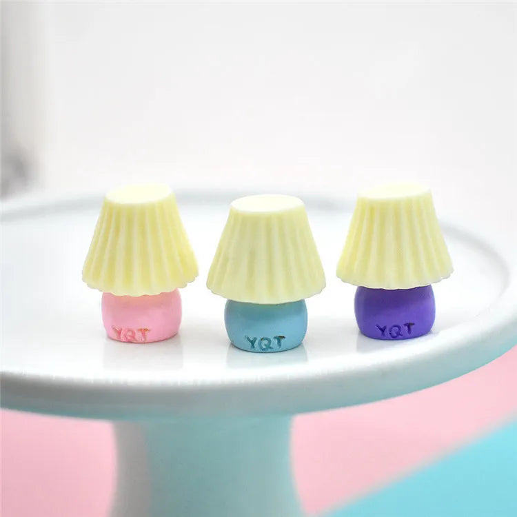 Good Quality Artwork Children Clothes With Simulated Developed Mini Small Table Lamp Resin Crafts