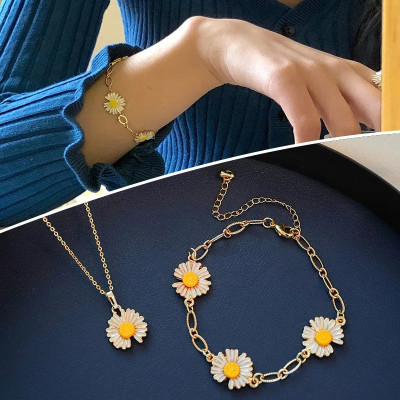 Hot Selling Fashion Flowers Ornaments Premium Gold Plated Ring Bracelet Collarbone Chain Fresh Daisy Necklace Gifts for Women