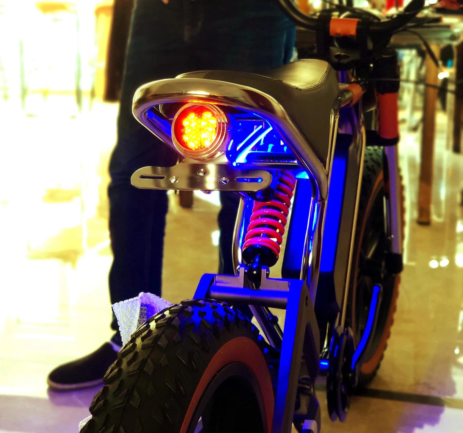 City Fat Bike Electric 20 Inch Electric Bike 48V 18.6AH City EBike 4LEAF Truckrun 500W Fat Tire Mountain Dirt Electric Bi