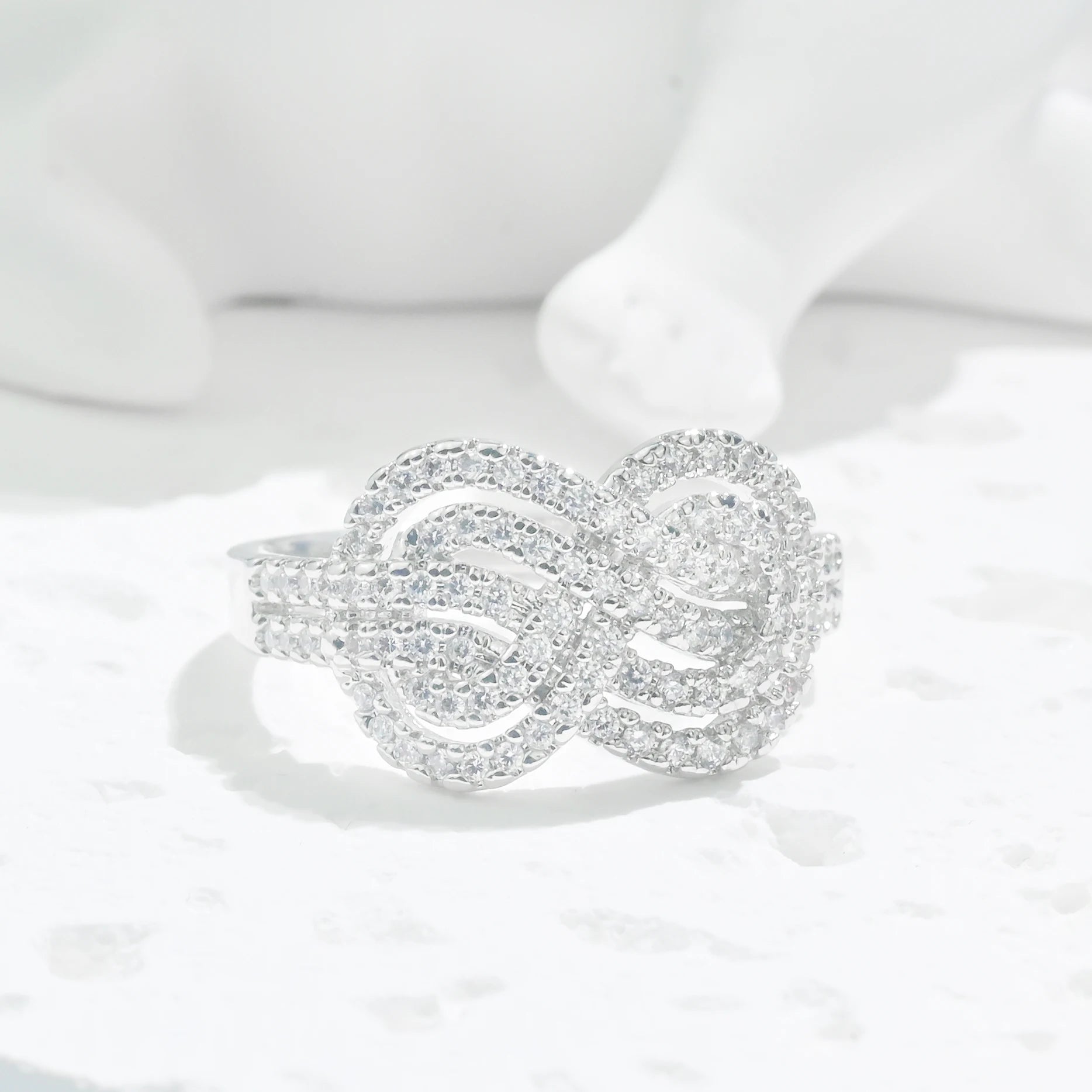 Solid Gold Rings for Women Wholesale 10K 14K 18K with VVS Moissanite and Diamond