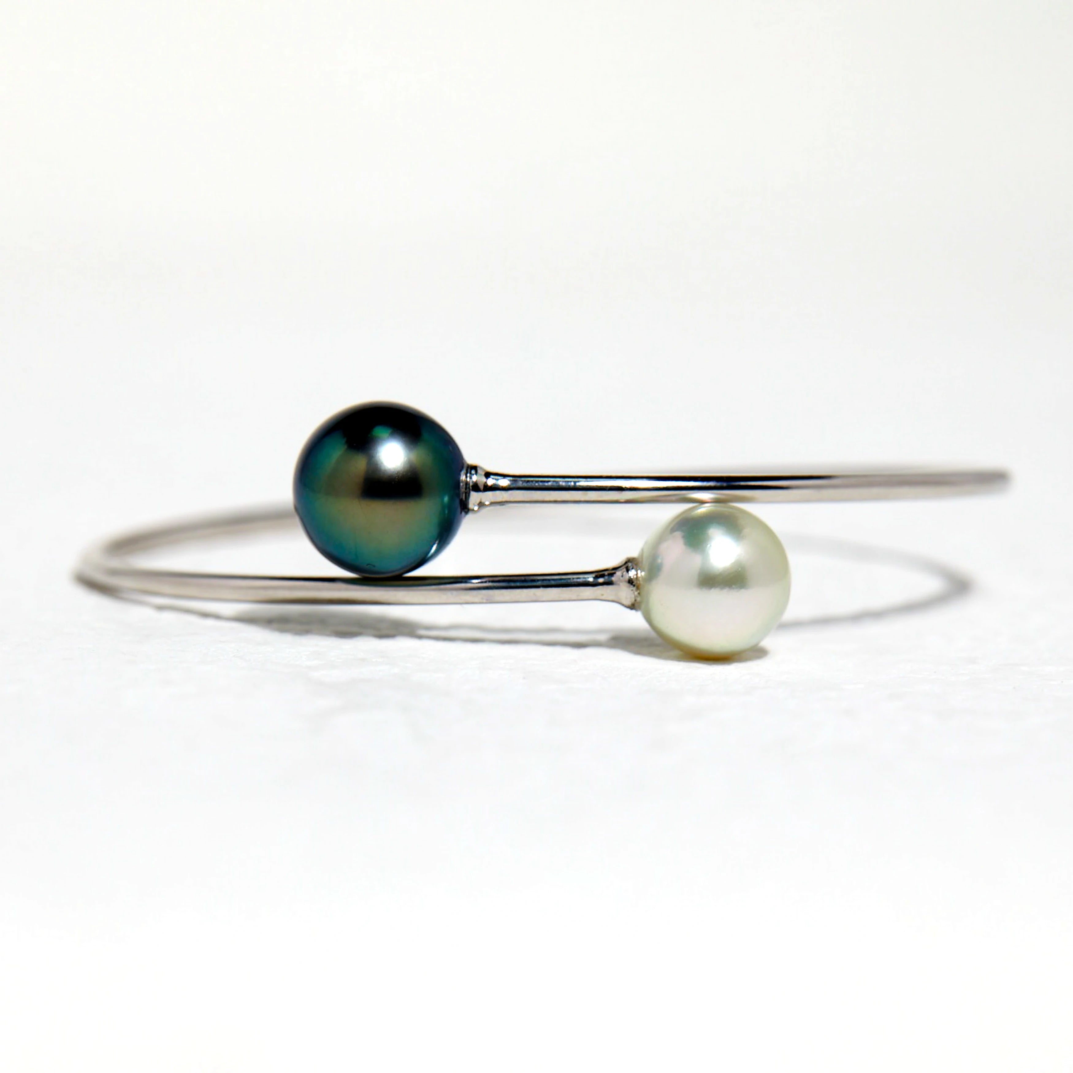 Signature Masterpiece 18K Solid White Gold Double Tahiti Akoya Round Pearls 18K Hollow Tube Bangle Custom Personalized Gift
